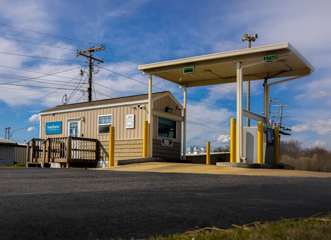 Southern Bank building in Thayer, MO