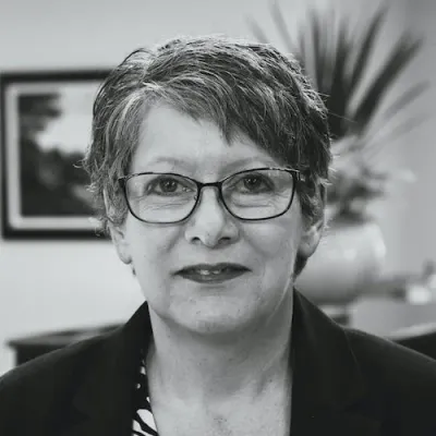 Deana Bennett: Commercial Lender’s headshot